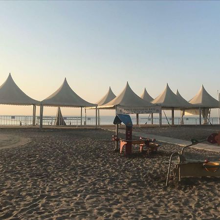 Apartments Naty Beach Малага Екстер'єр фото