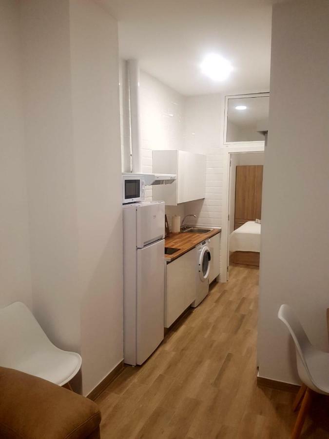 Apartments Naty Beach Малага Екстер'єр фото