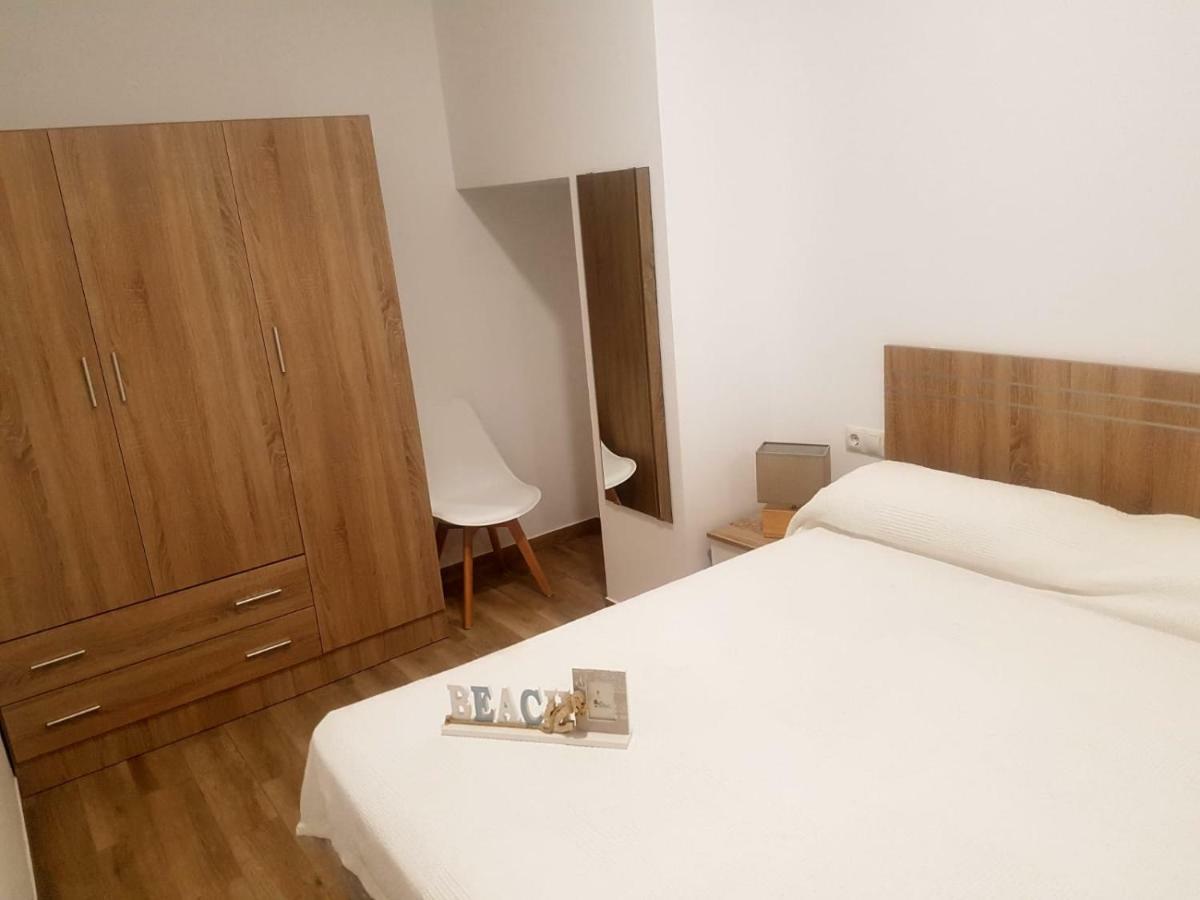 Apartments Naty Beach Малага Екстер'єр фото