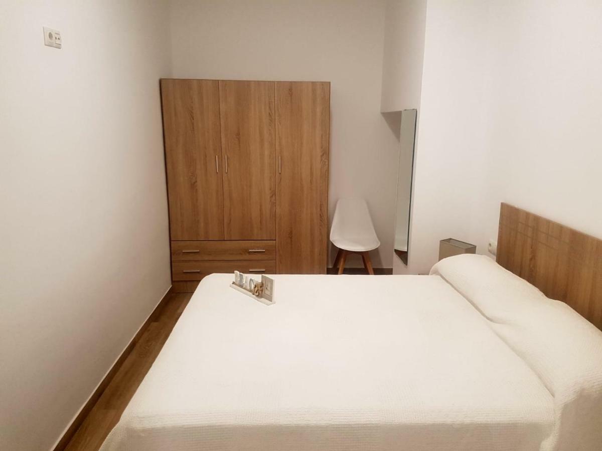 Apartments Naty Beach Малага Екстер'єр фото