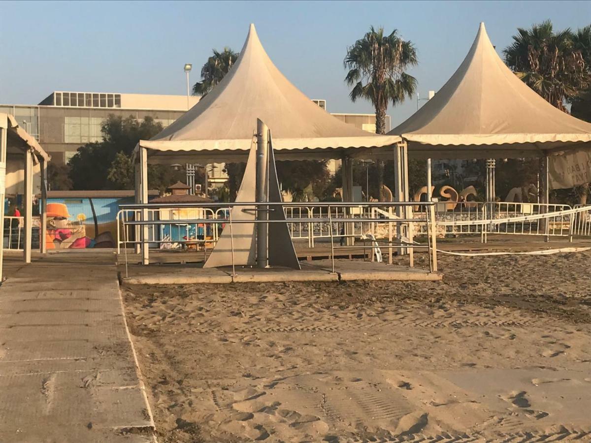Apartments Naty Beach Малага Екстер'єр фото