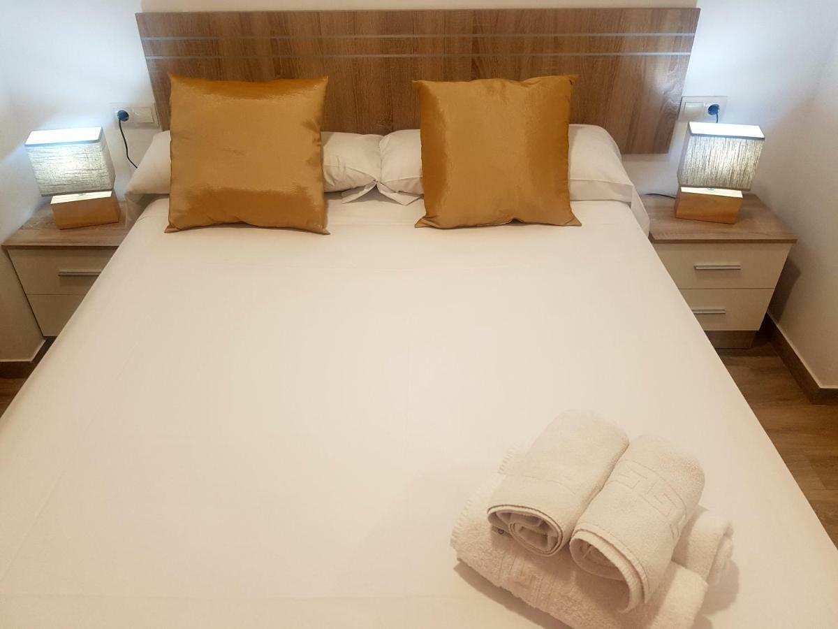 Apartments Naty Beach Малага Екстер'єр фото