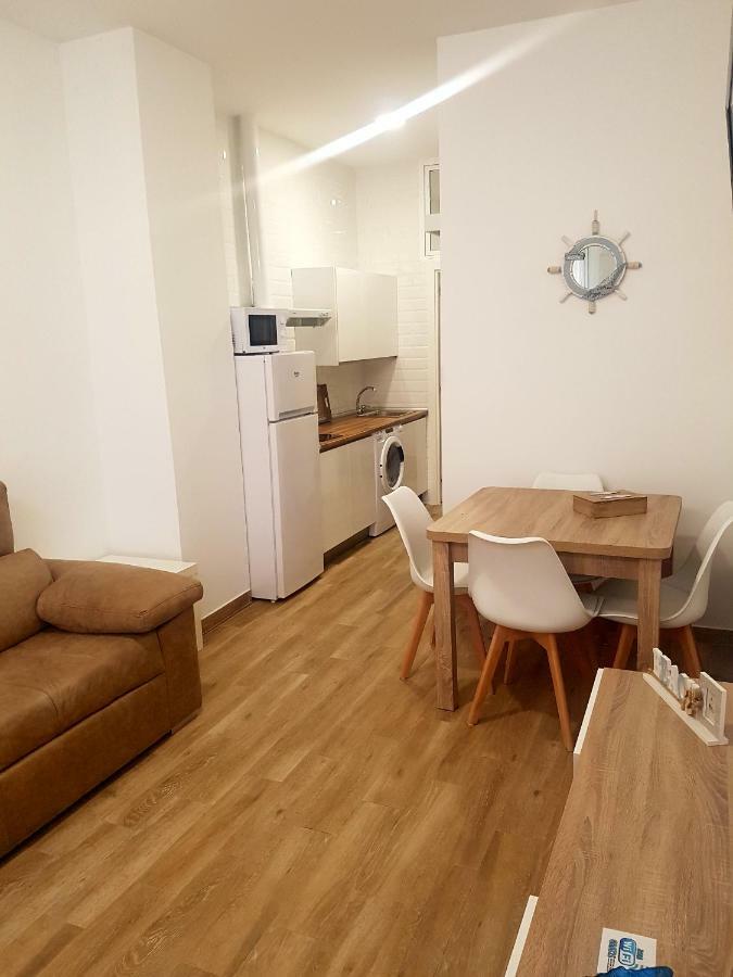 Apartments Naty Beach Малага Екстер'єр фото