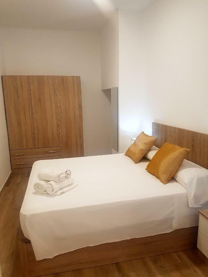 Apartments Naty Beach Малага Екстер'єр фото