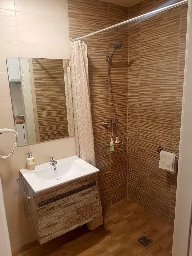 Apartments Naty Beach Малага Екстер'єр фото