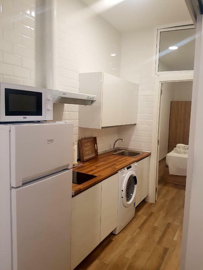 Apartments Naty Beach Малага Екстер'єр фото